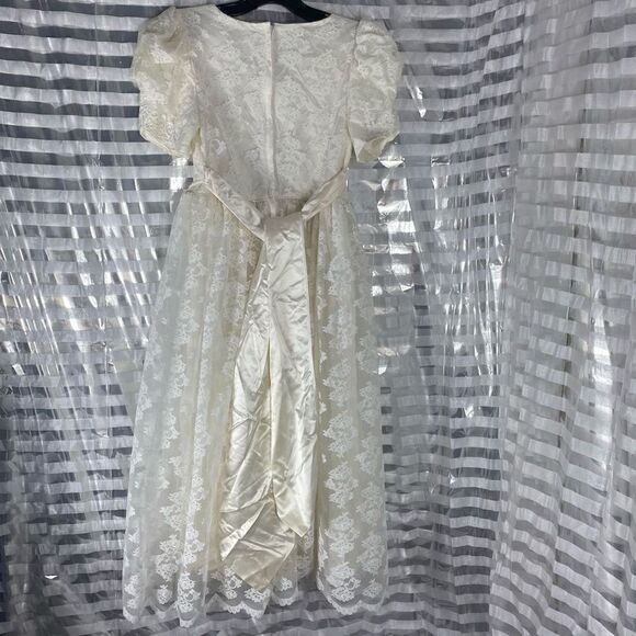 Storybook Heirloom White Embroidered Lace Dress - Picture 4 of 7